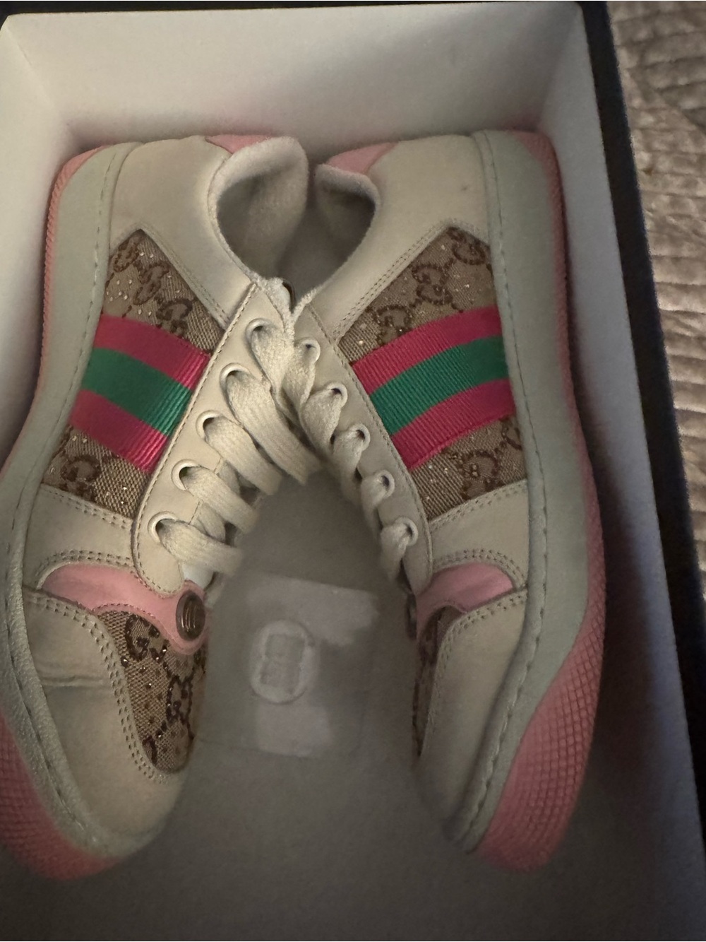 Gucci Cream and Pink Low-Top Sneaker with Green Stripe - Picture 6 of 8